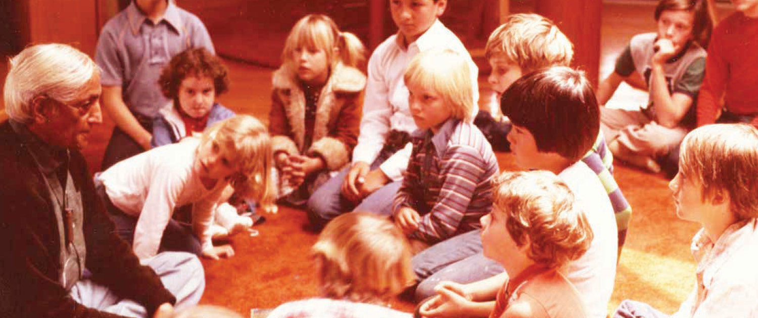 Krishnamurti with students