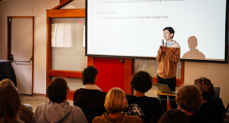 lizard talk lewis3 Lewis Lu speaking on AI